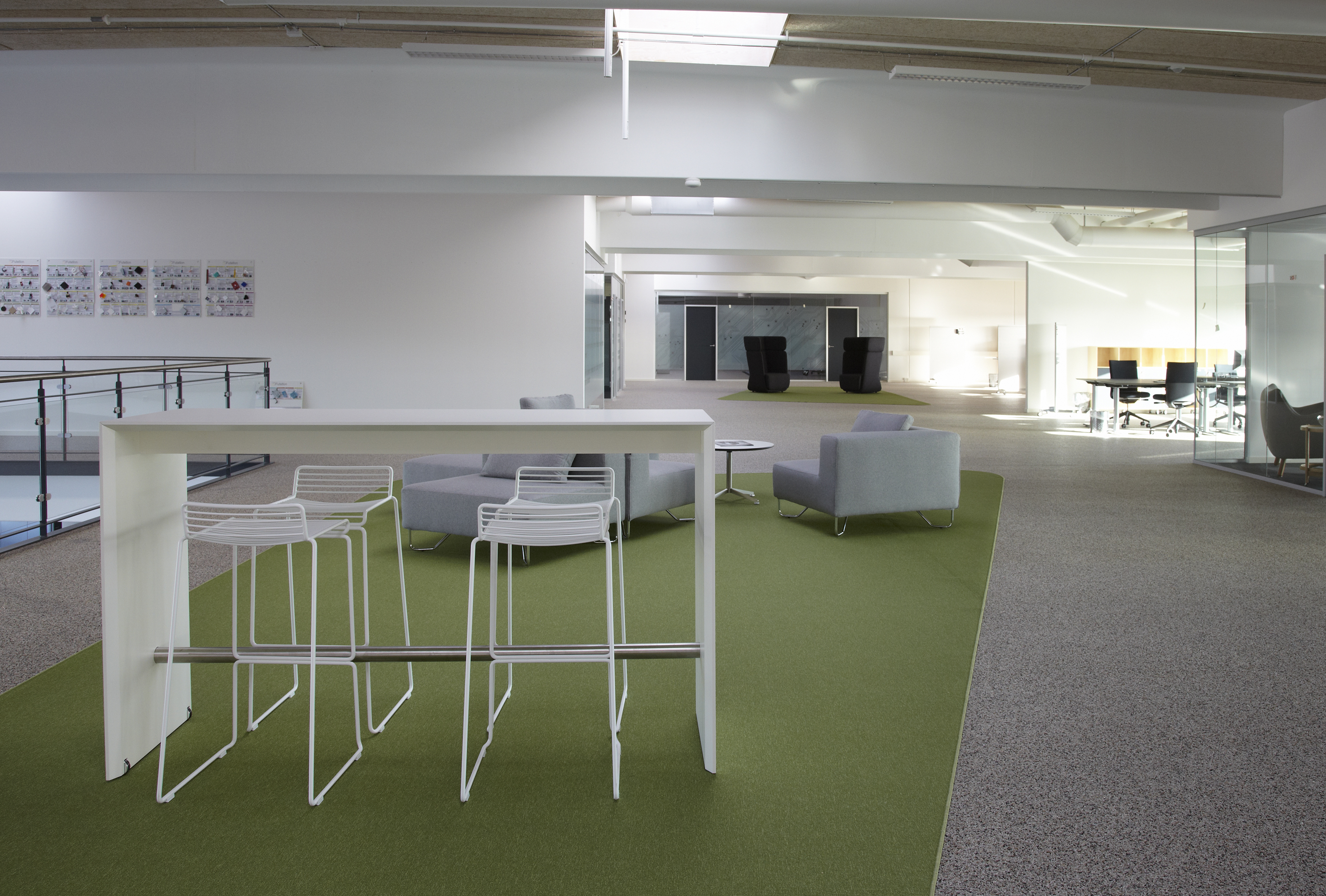 afpasset Fraster tæppe grøn på kontor